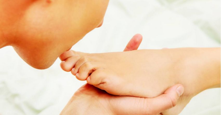 Her feet make me horny! One of the most awesome footjob porn video clips Her feet make me horny! One of the most awesome footjob porn video clips